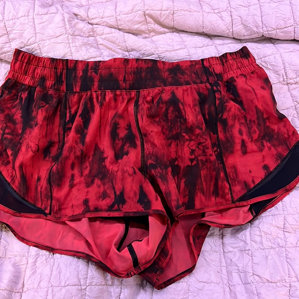 Red and Black Lululemon hotty hot shorts 2.5 inch low rise. Size 14.